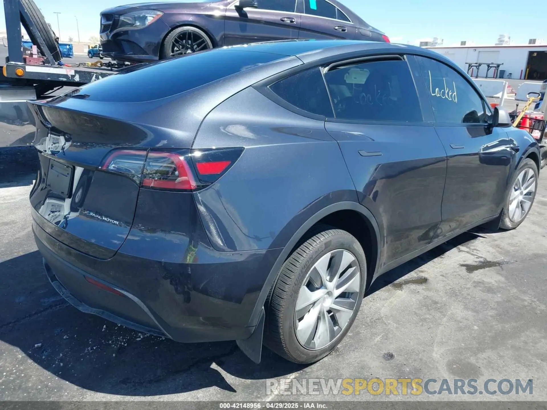4 Фотография поврежденного автомобиля 7SAYGDEE2RA233855 TESLA MODEL Y 2024