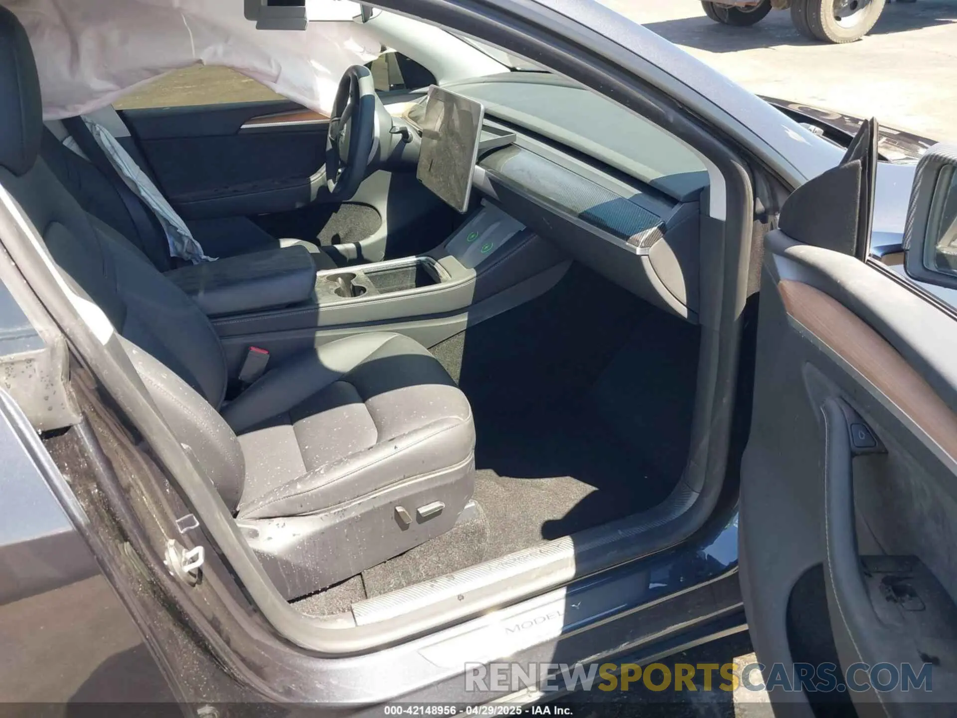 5 Фотография поврежденного автомобиля 7SAYGDEE2RA233855 TESLA MODEL Y 2024