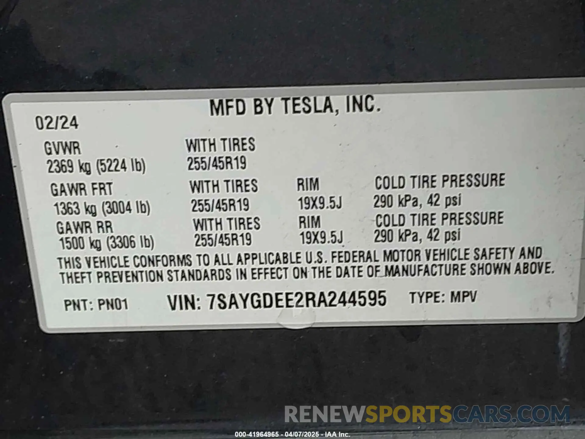 9 Photograph of a damaged car 7SAYGDEE2RA244595 TESLA MODEL Y 2024