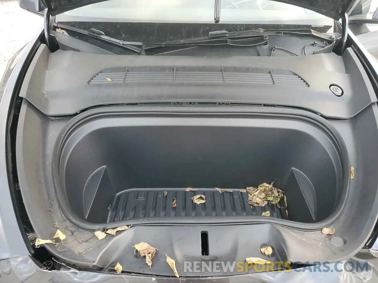 12 Photograph of a damaged car 7SAYGDEE2RA245634 TESLA MODEL Y 2024