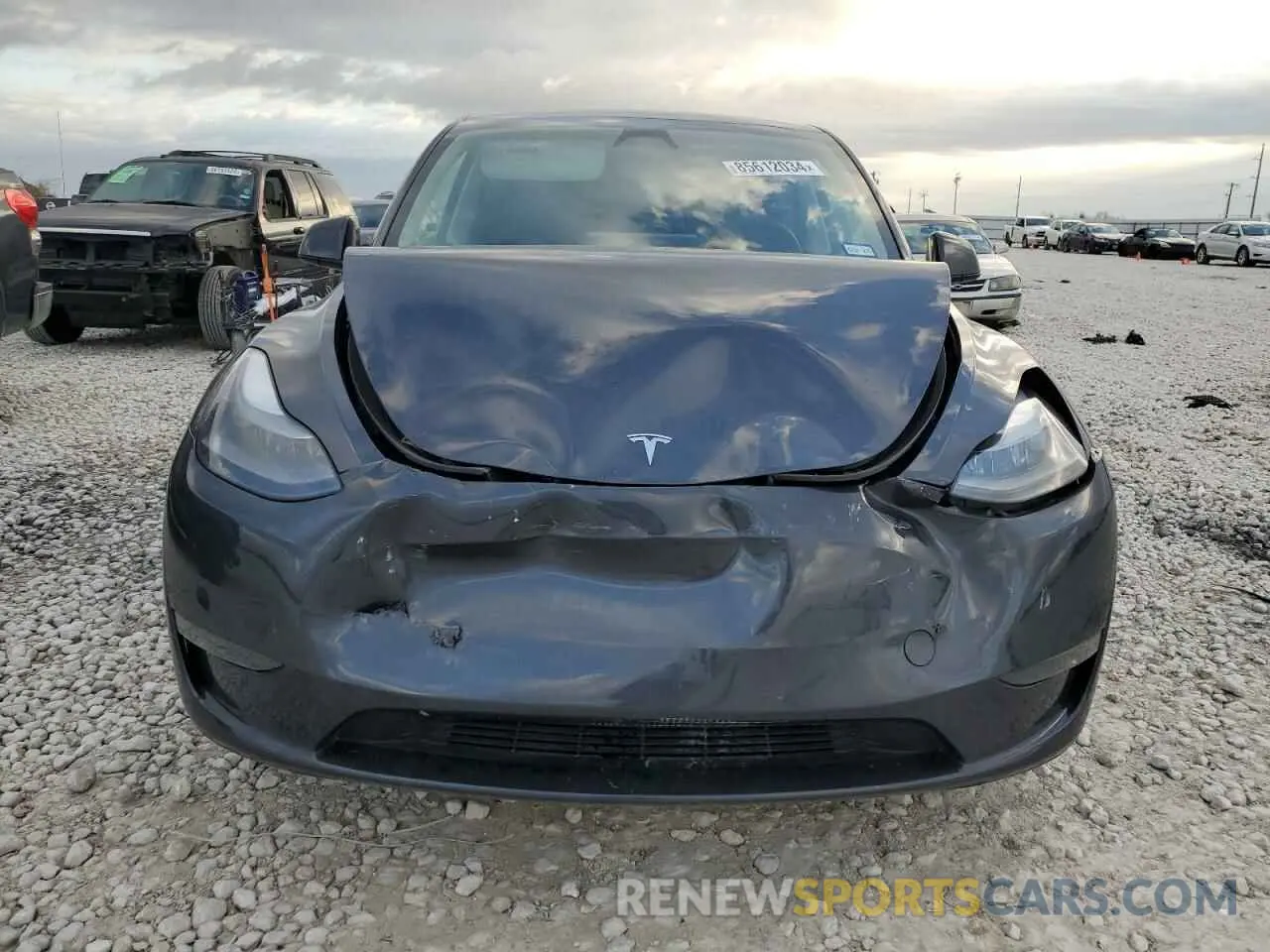 5 Photograph of a damaged car 7SAYGDEE2RA245634 TESLA MODEL Y 2024