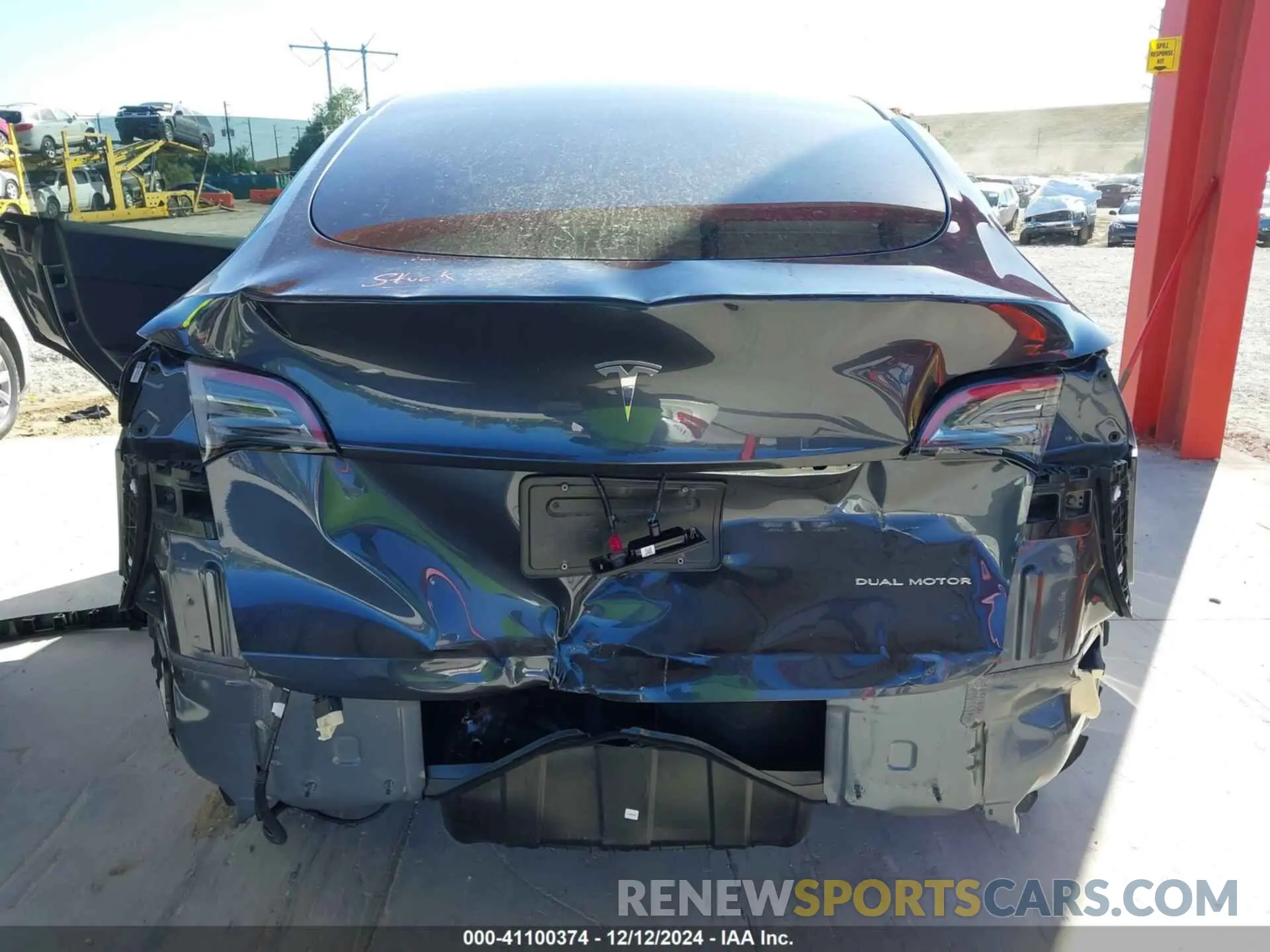 6 Photograph of a damaged car 7SAYGDEE2RA248100 TESLA MODEL Y 2024