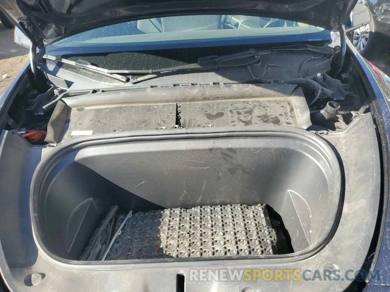 11 Photograph of a damaged car 7SAYGDEE2RA252101 TESLA MODEL Y 2024