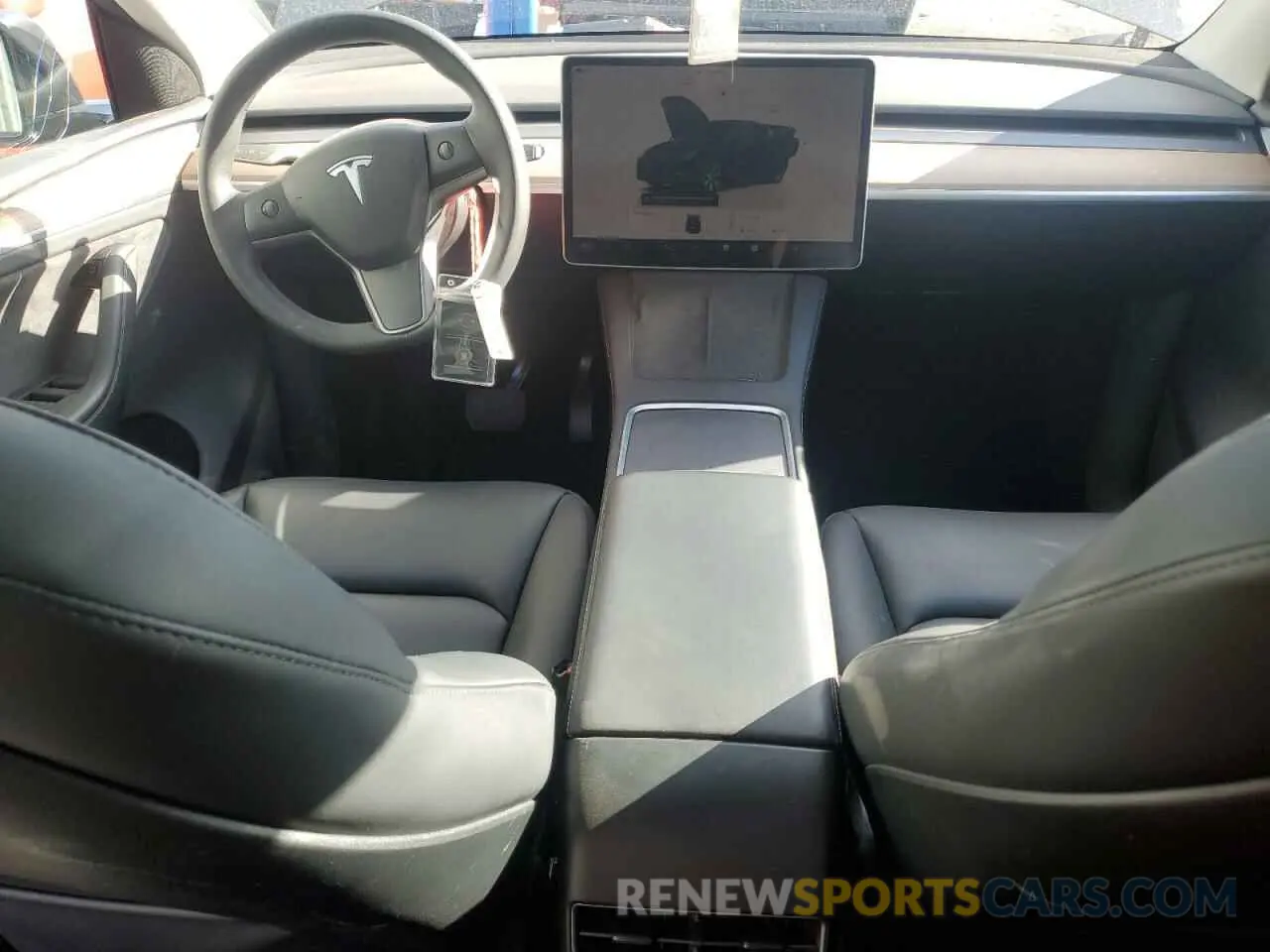 8 Photograph of a damaged car 7SAYGDEE2RA252101 TESLA MODEL Y 2024