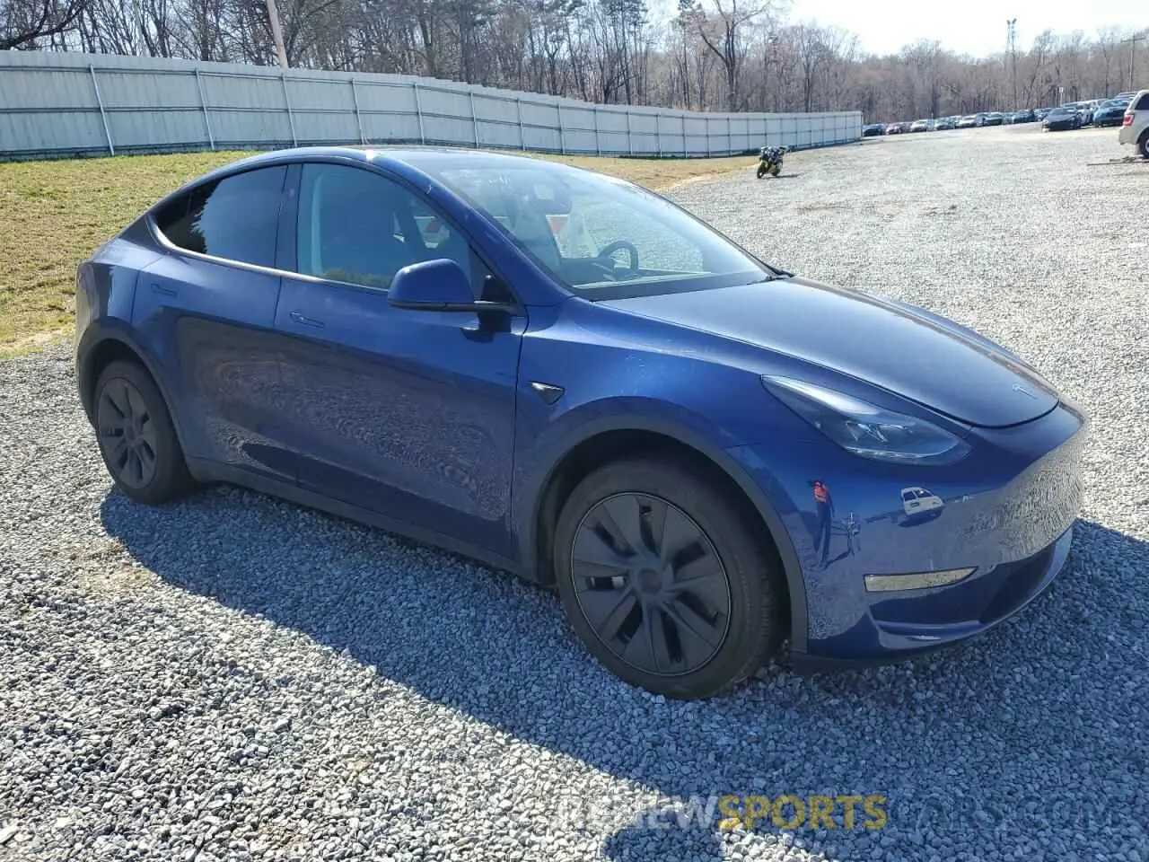 4 Photograph of a damaged car 7SAYGDEE2RA295983 TESLA MODEL Y 2024