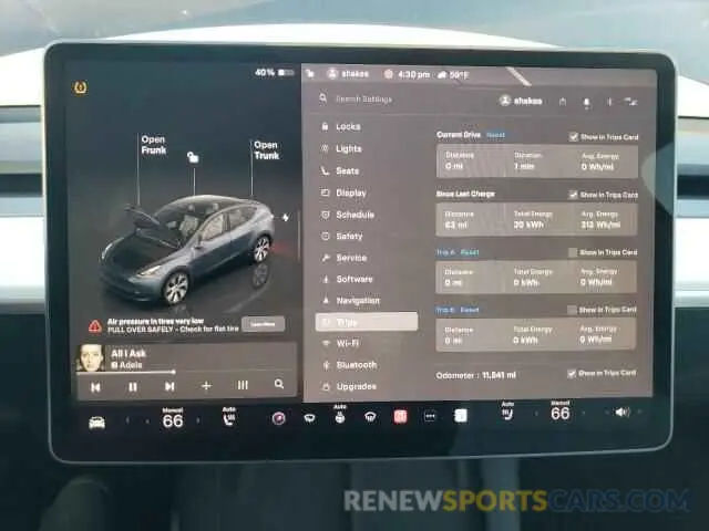 9 Photograph of a damaged car 7SAYGDEE2RF003347 TESLA MODEL Y 2024