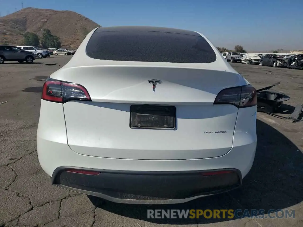 6 Photograph of a damaged car 7SAYGDEE2RF067145 TESLA MODEL Y 2024