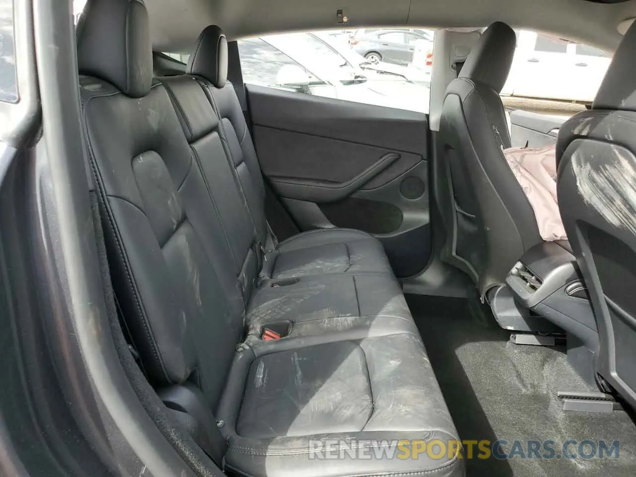 11 Photograph of a damaged car 7SAYGDEE2RF124380 TESLA MODEL Y 2024