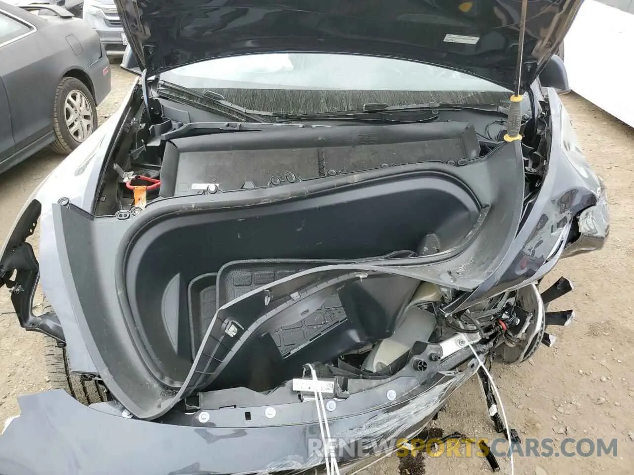 13 Photograph of a damaged car 7SAYGDEE2RF124380 TESLA MODEL Y 2024