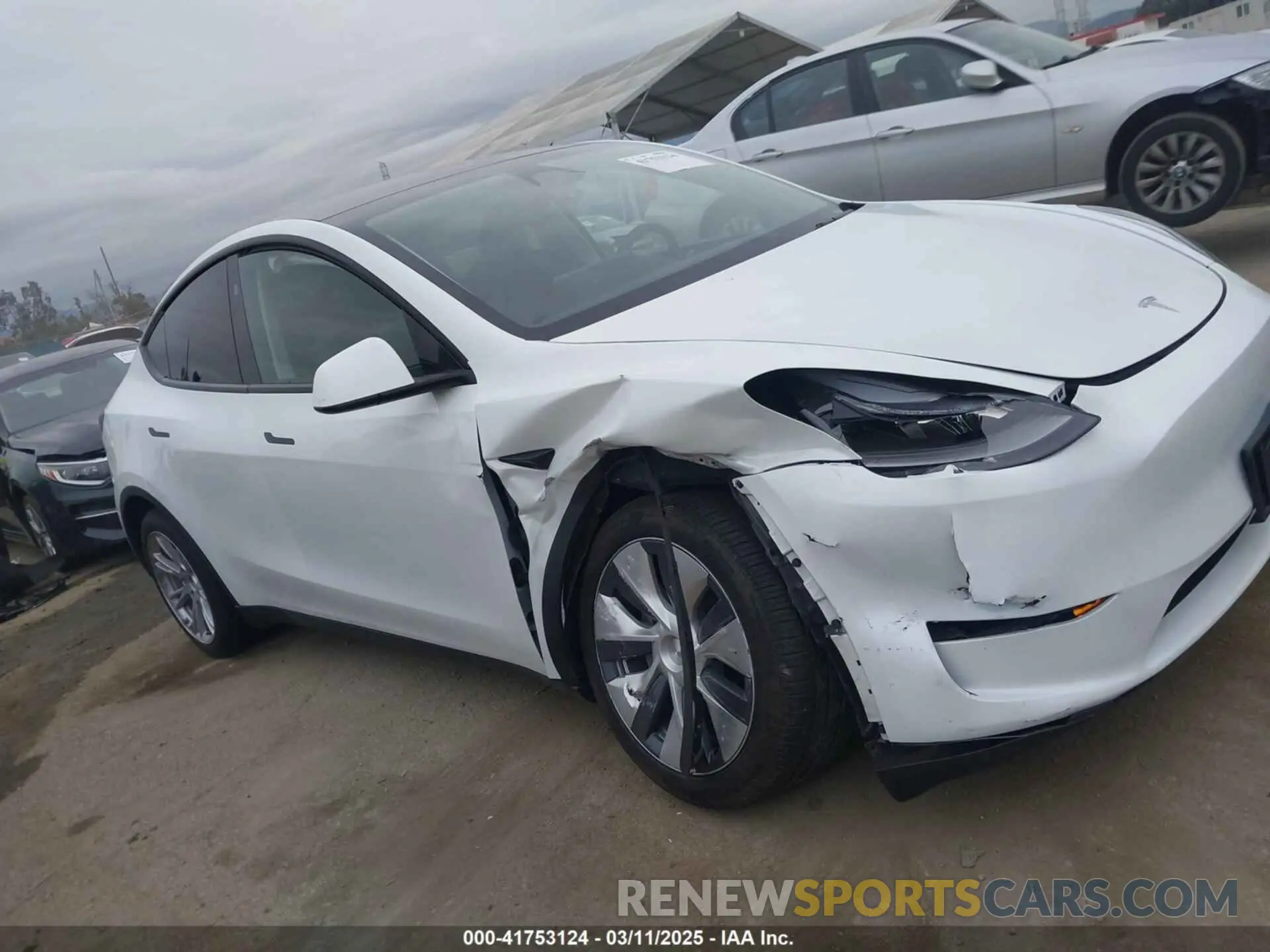 13 Фотография поврежденного автомобиля 7SAYGDEE3RA232293 TESLA MODEL Y 2024