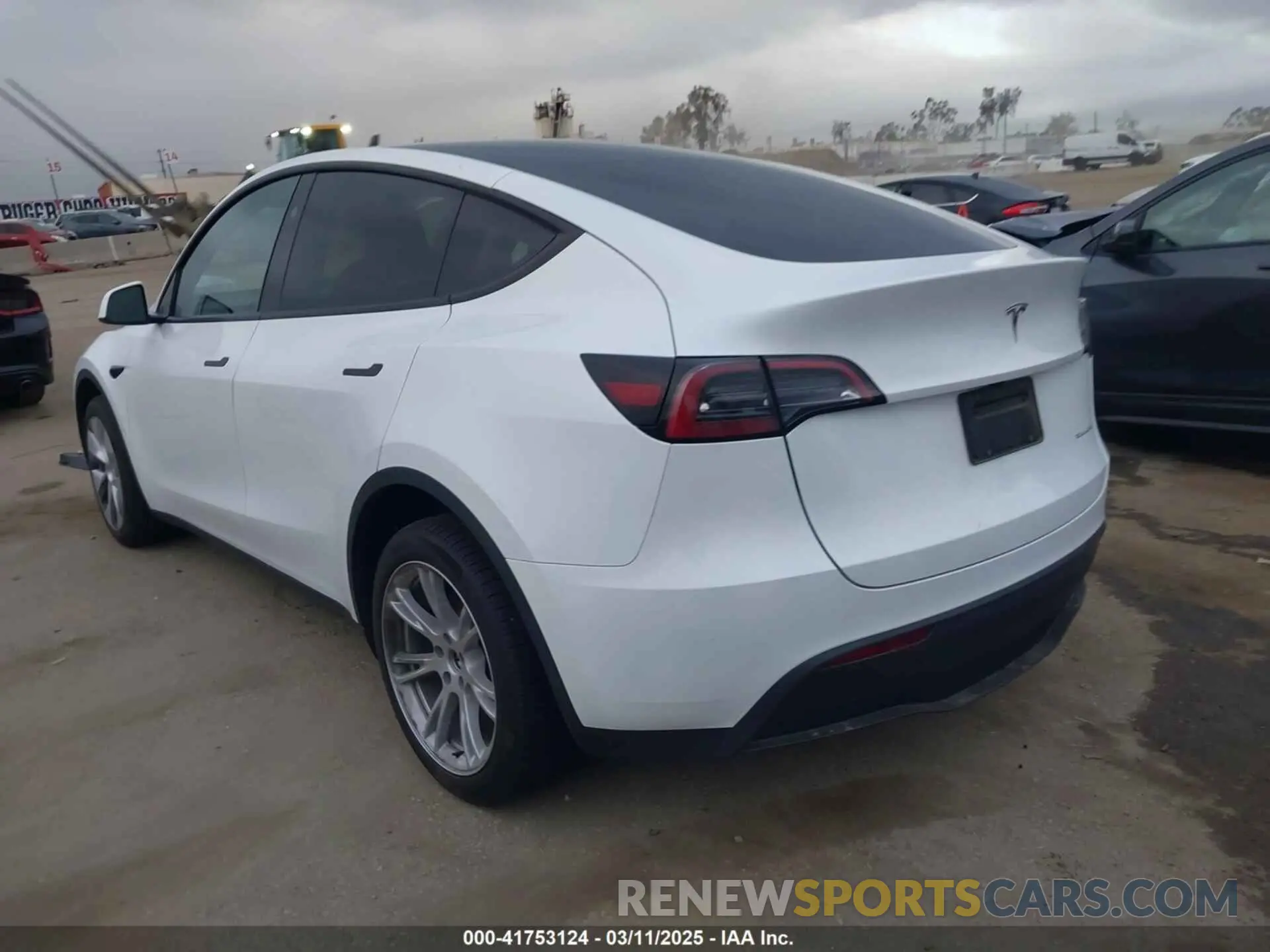 3 Фотография поврежденного автомобиля 7SAYGDEE3RA232293 TESLA MODEL Y 2024