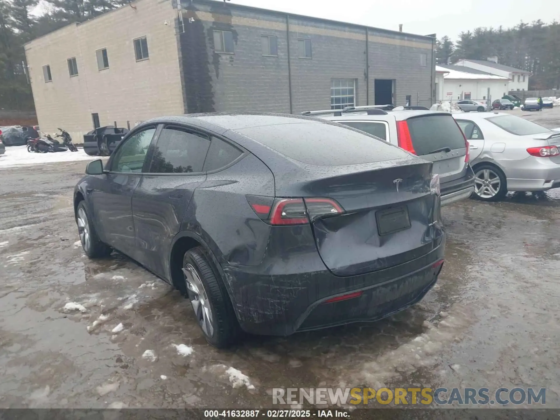 3 Фотография поврежденного автомобиля 7SAYGDEE3RA239499 TESLA MODEL Y 2024