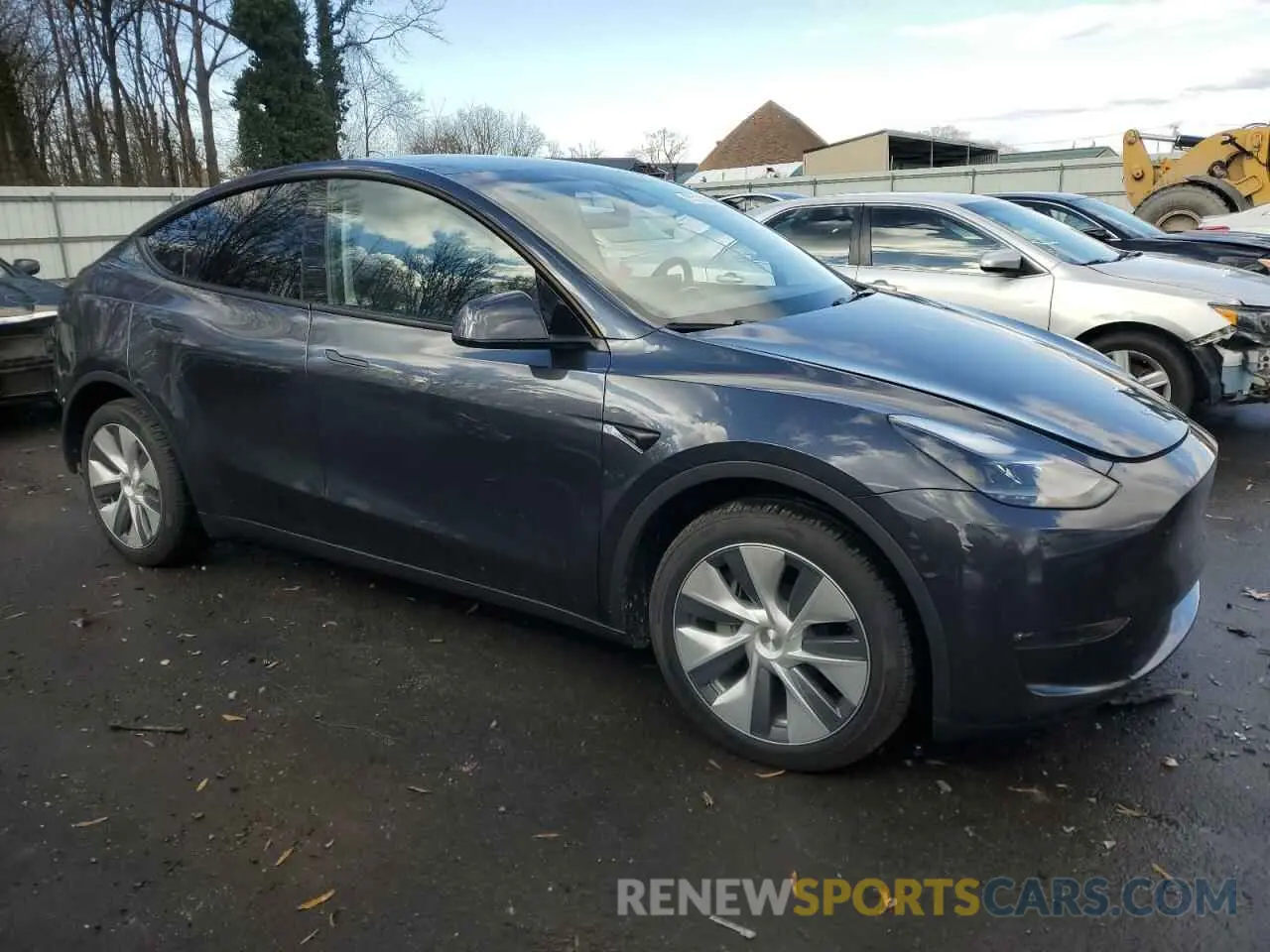 4 Photograph of a damaged car 7SAYGDEE3RA247943 TESLA MODEL Y 2024