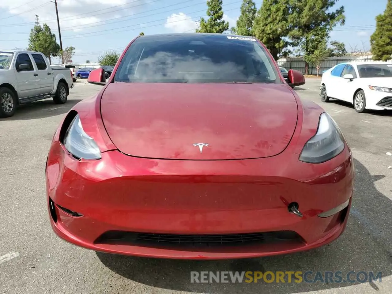 5 Photograph of a damaged car 7SAYGDEE3RA250020 TESLA MODEL Y 2024