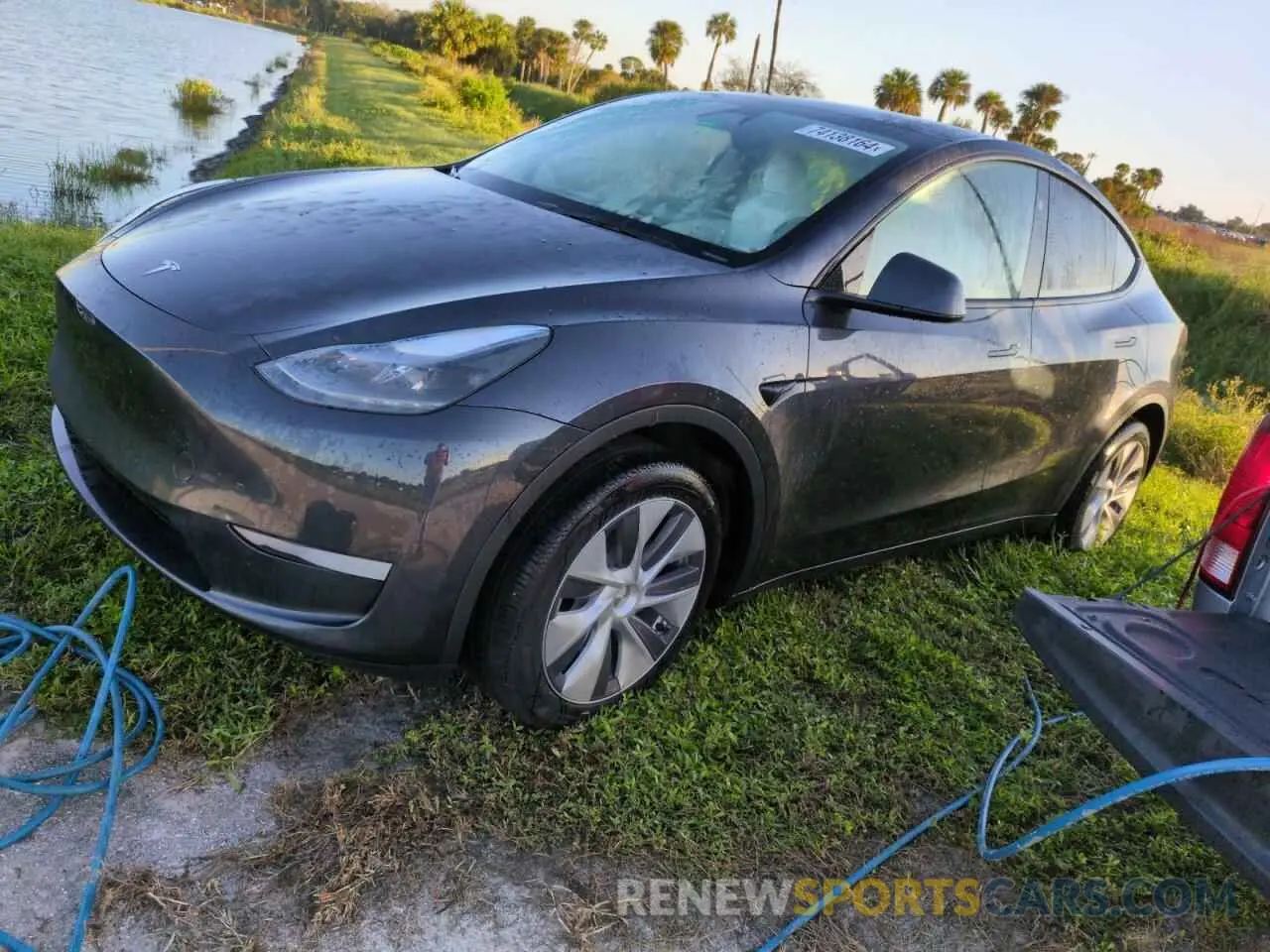 1 Фотография поврежденного автомобиля 7SAYGDEE3RA252026 TESLA MODEL Y 2024
