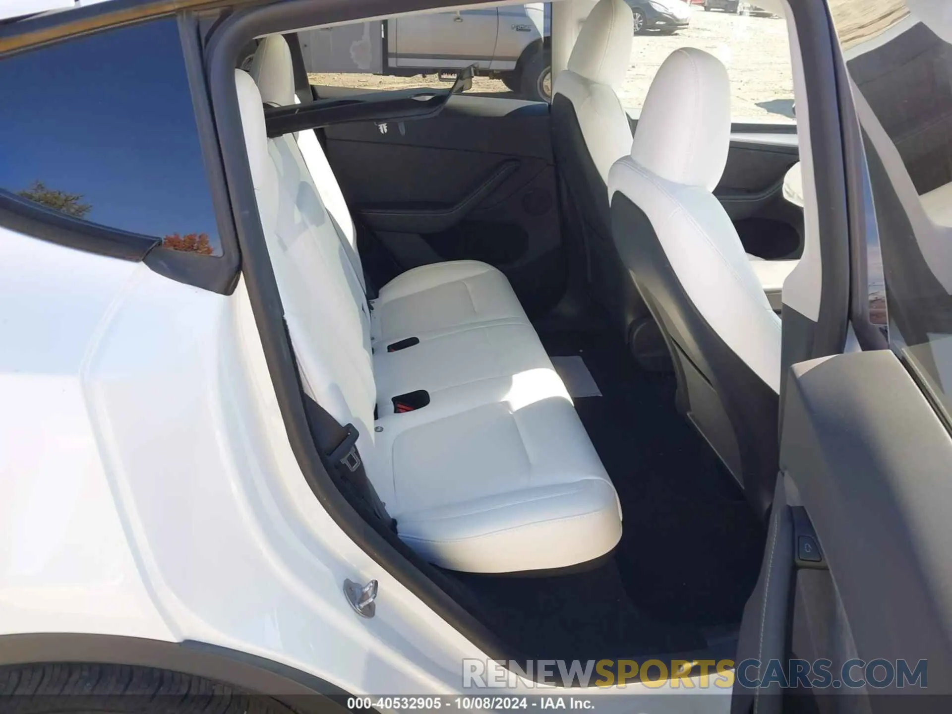 8 Фотография поврежденного автомобиля 7SAYGDEE3RA274687 TESLA MODEL Y 2024
