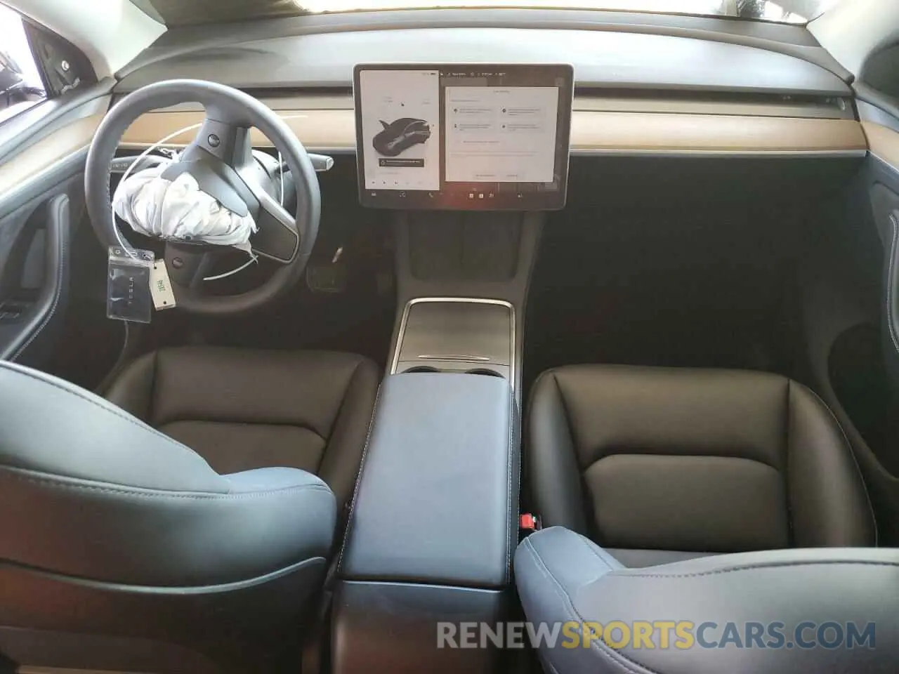 8 Photograph of a damaged car 7SAYGDEE3RA280814 TESLA MODEL Y 2024