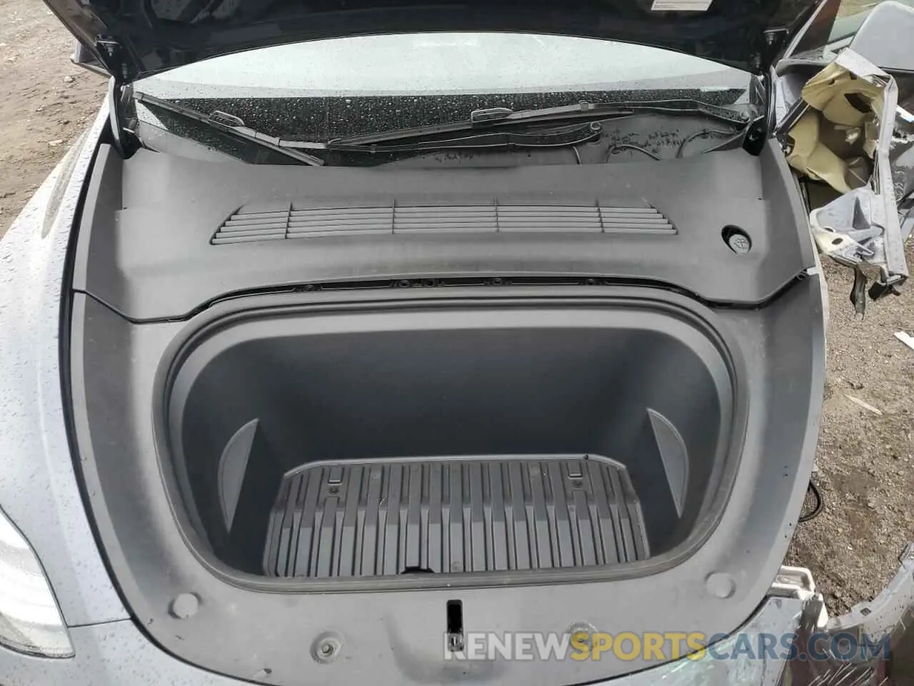 11 Photograph of a damaged car 7SAYGDEE3RA307462 TESLA MODEL Y 2024