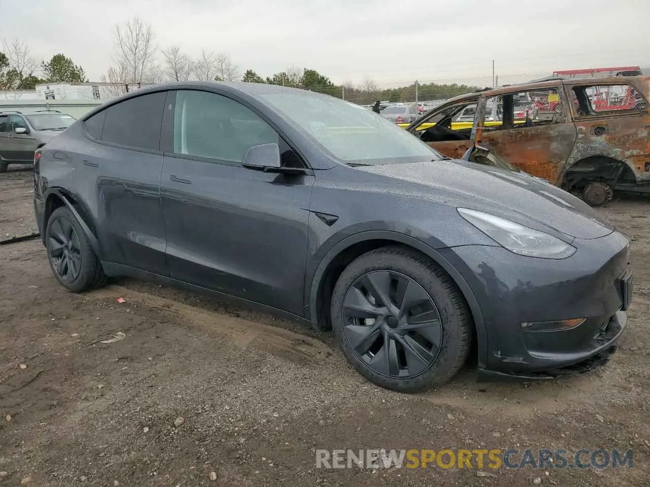 4 Photograph of a damaged car 7SAYGDEE3RA307462 TESLA MODEL Y 2024