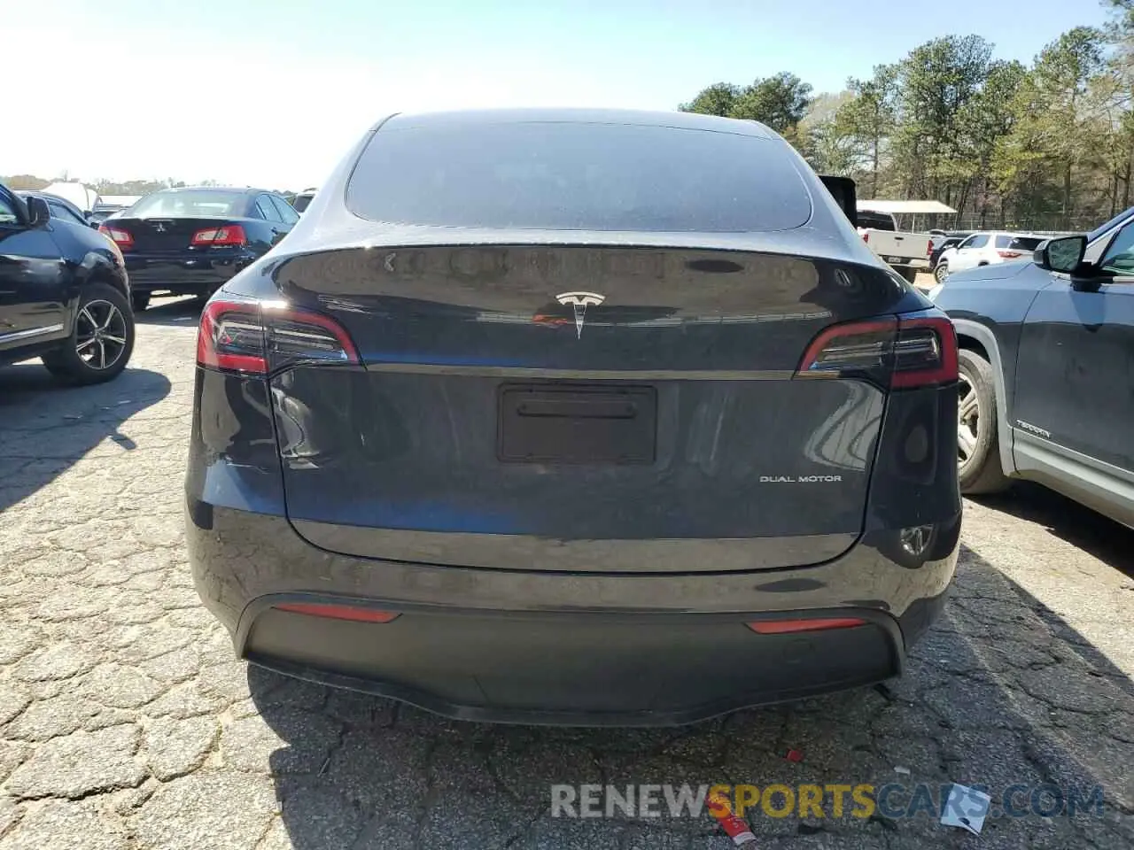 6 Photograph of a damaged car 7SAYGDEE3RA323029 TESLA MODEL Y 2024