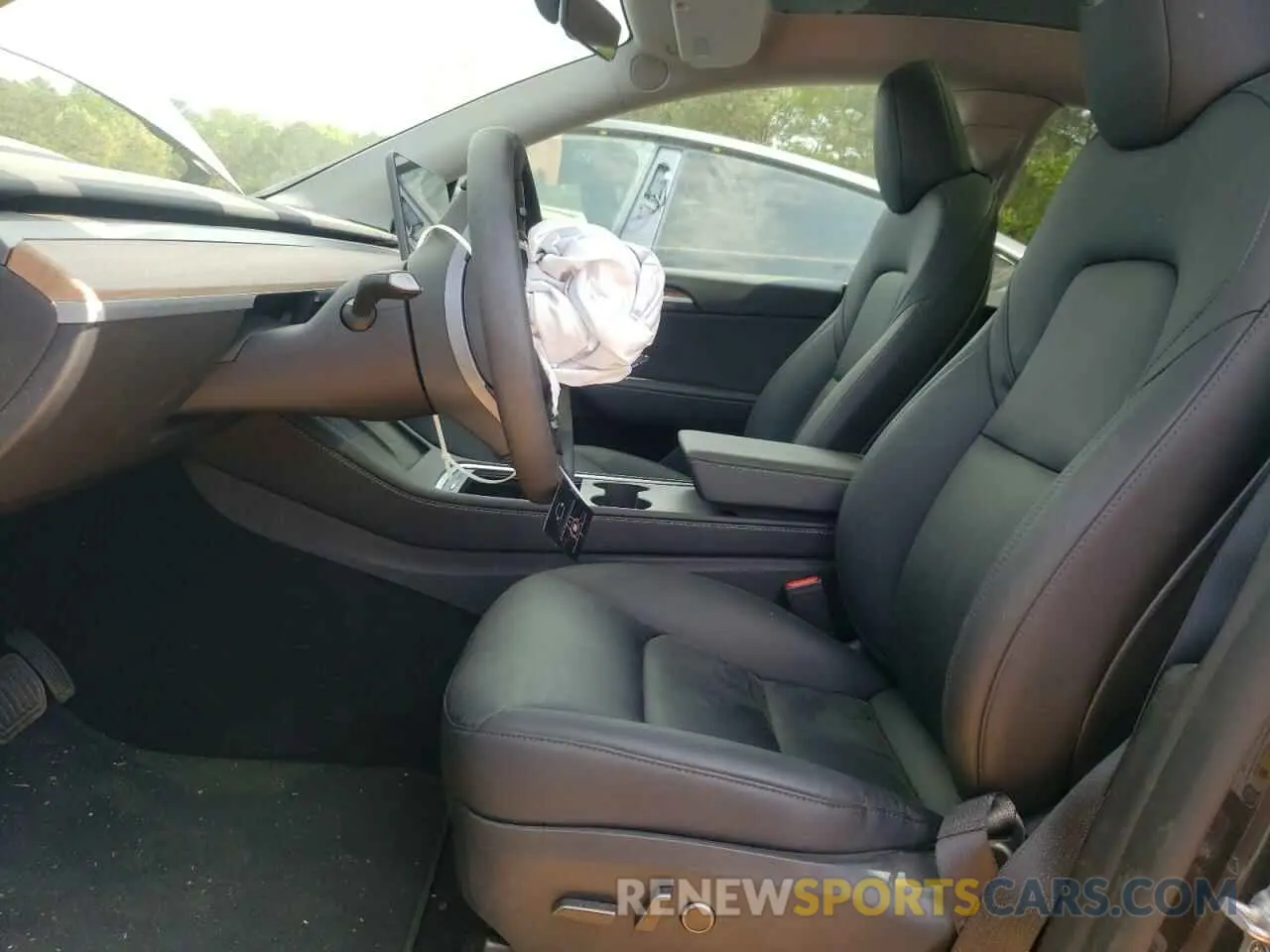 7 Photograph of a damaged car 7SAYGDEE3RA323029 TESLA MODEL Y 2024