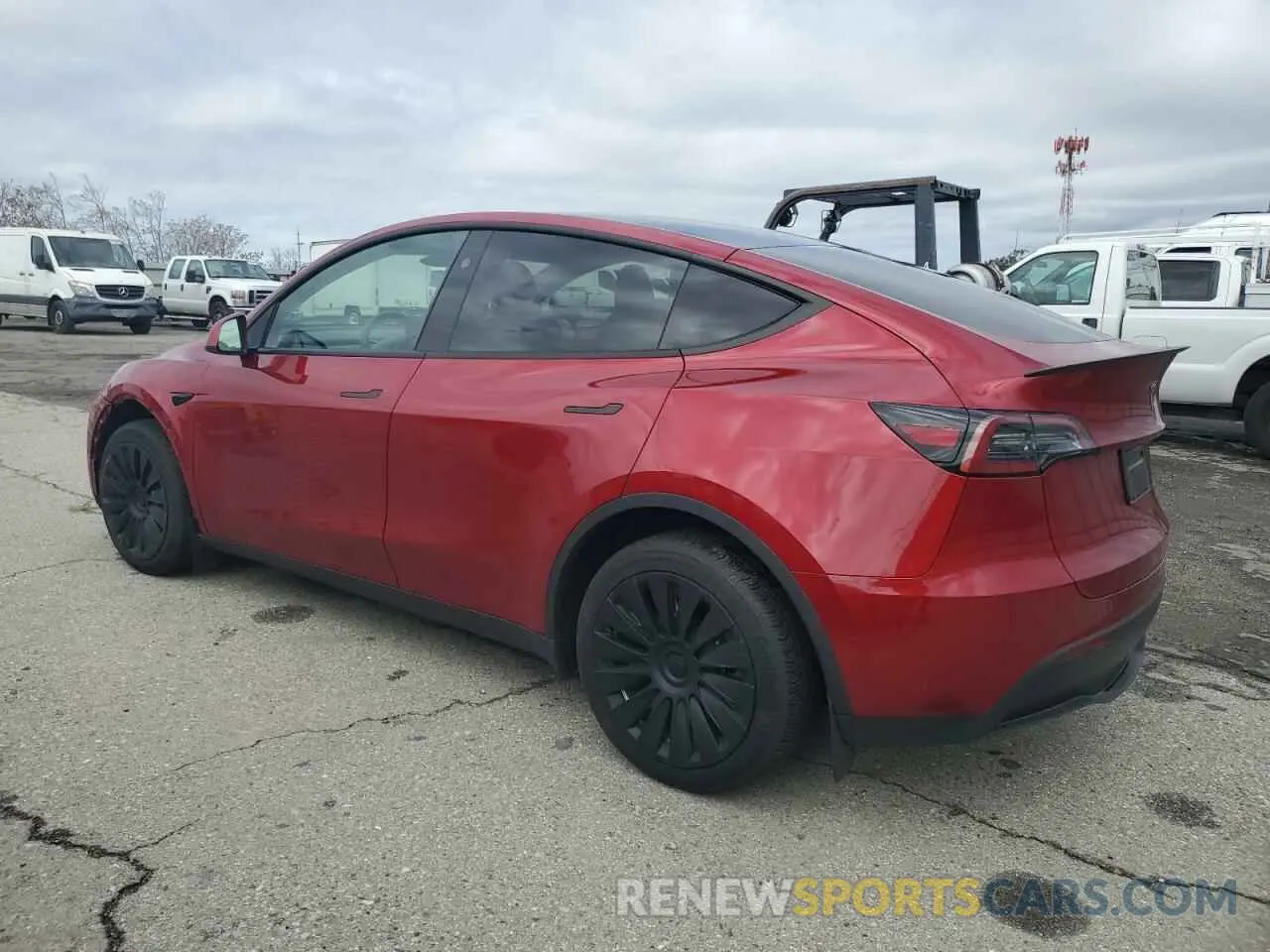 2 Photograph of a damaged car 7SAYGDEE3RF046322 TESLA MODEL Y 2024