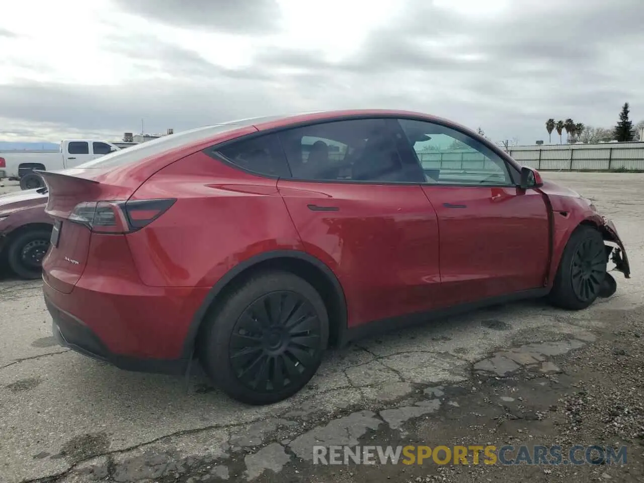 3 Photograph of a damaged car 7SAYGDEE3RF046322 TESLA MODEL Y 2024