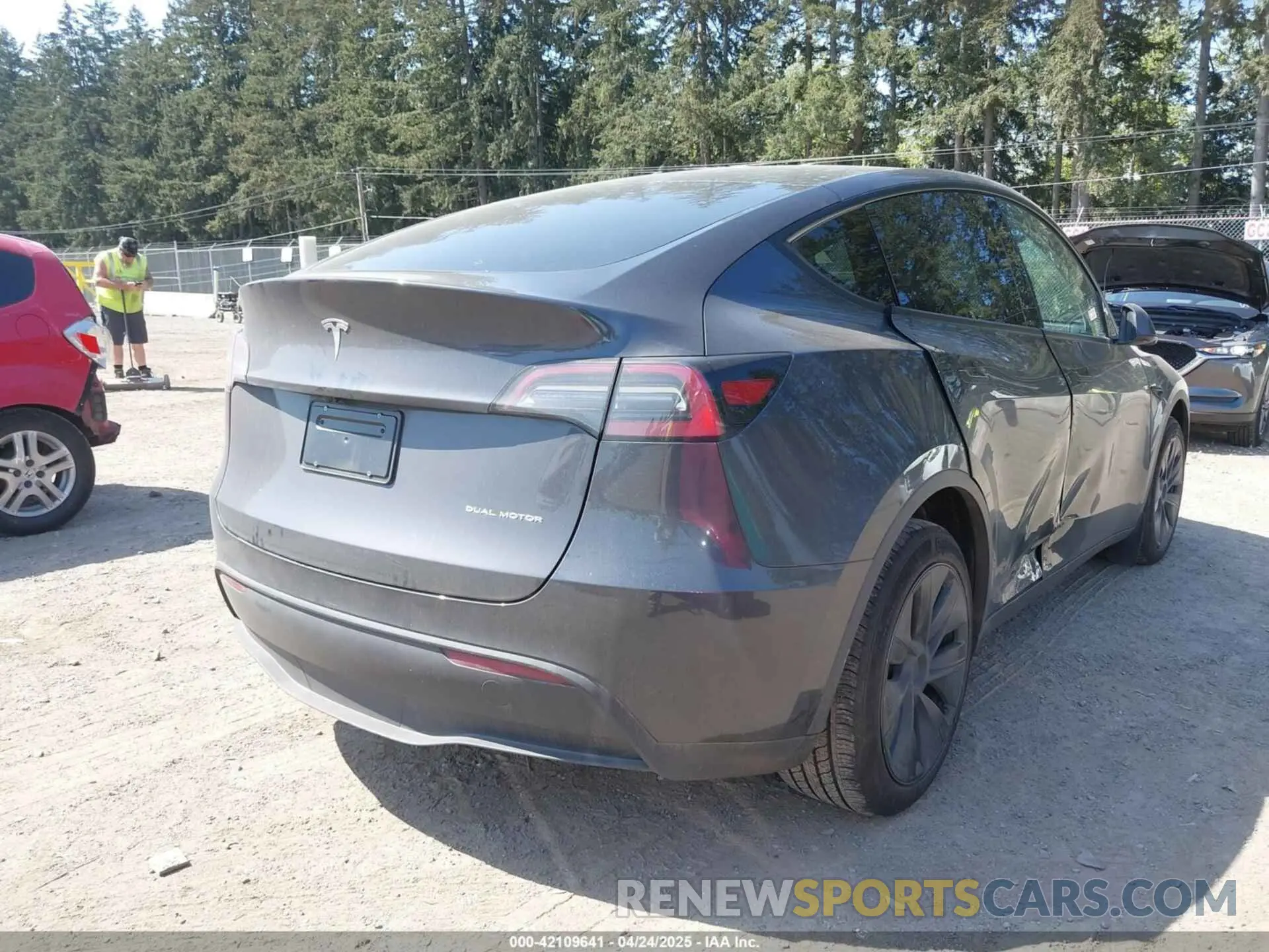 4 Фотография поврежденного автомобиля 7SAYGDEE3RF177458 TESLA MODEL Y 2024