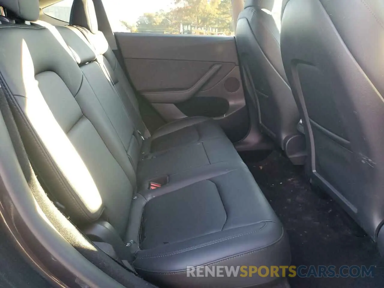 10 Фотография поврежденного автомобиля 7SAYGDEE3RF989147 TESLA MODEL Y 2024