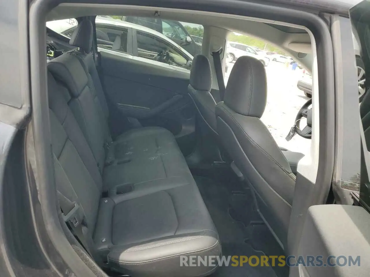 11 Photograph of a damaged car 7SAYGDEE3RF994087 TESLA MODEL Y 2024