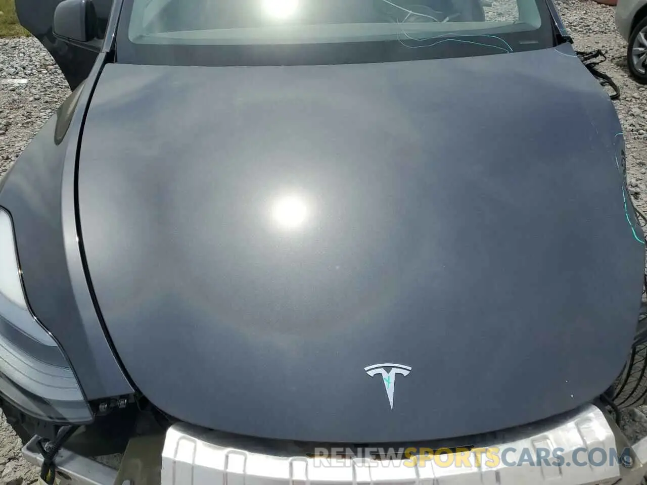 12 Photograph of a damaged car 7SAYGDEE3RF994087 TESLA MODEL Y 2024