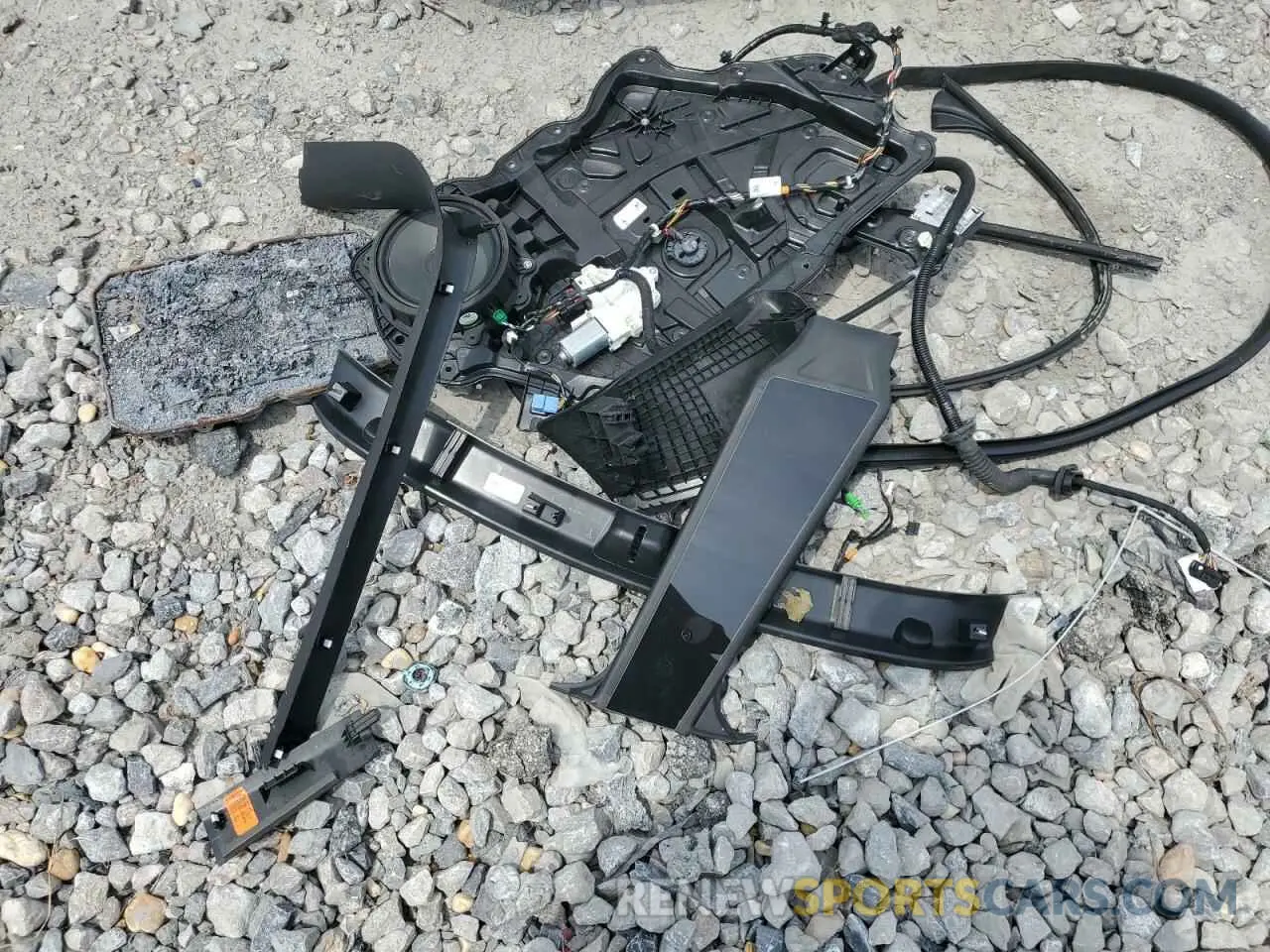 13 Photograph of a damaged car 7SAYGDEE3RF994087 TESLA MODEL Y 2024