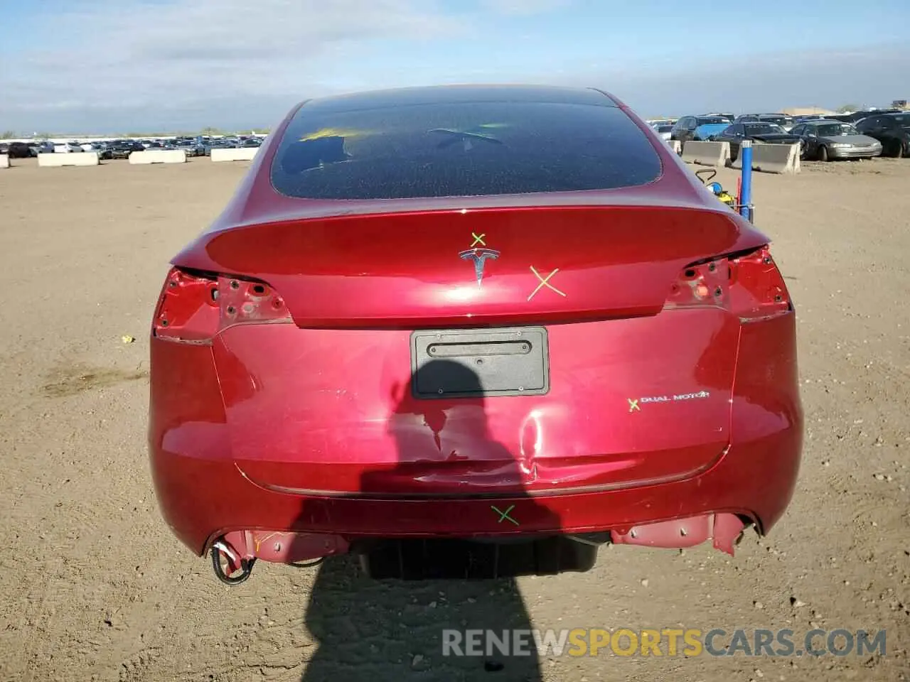 6 Photograph of a damaged car 7SAYGDEE4RA257722 TESLA MODEL Y 2024