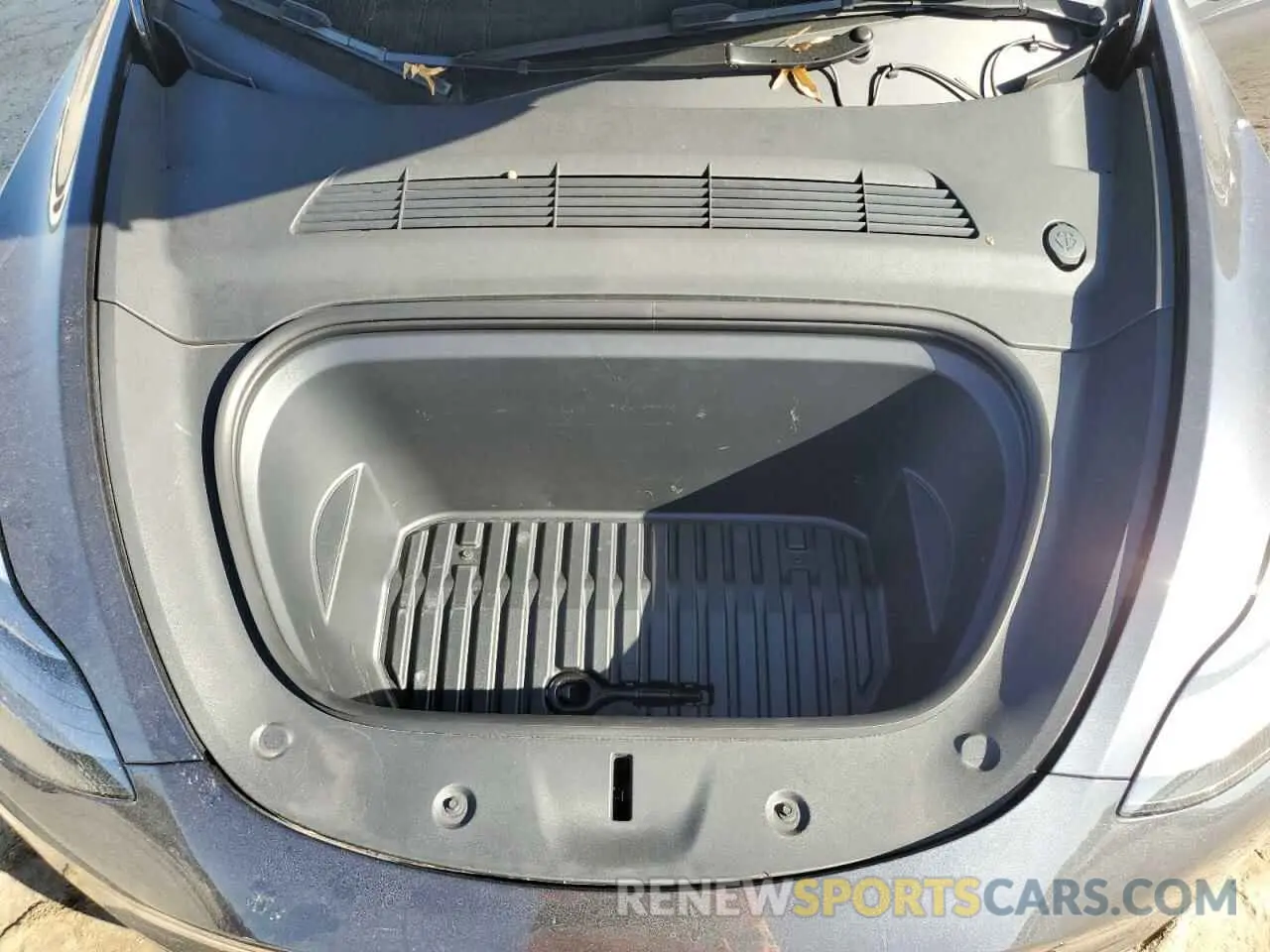12 Photograph of a damaged car 7SAYGDEE4RA264251 TESLA MODEL Y 2024