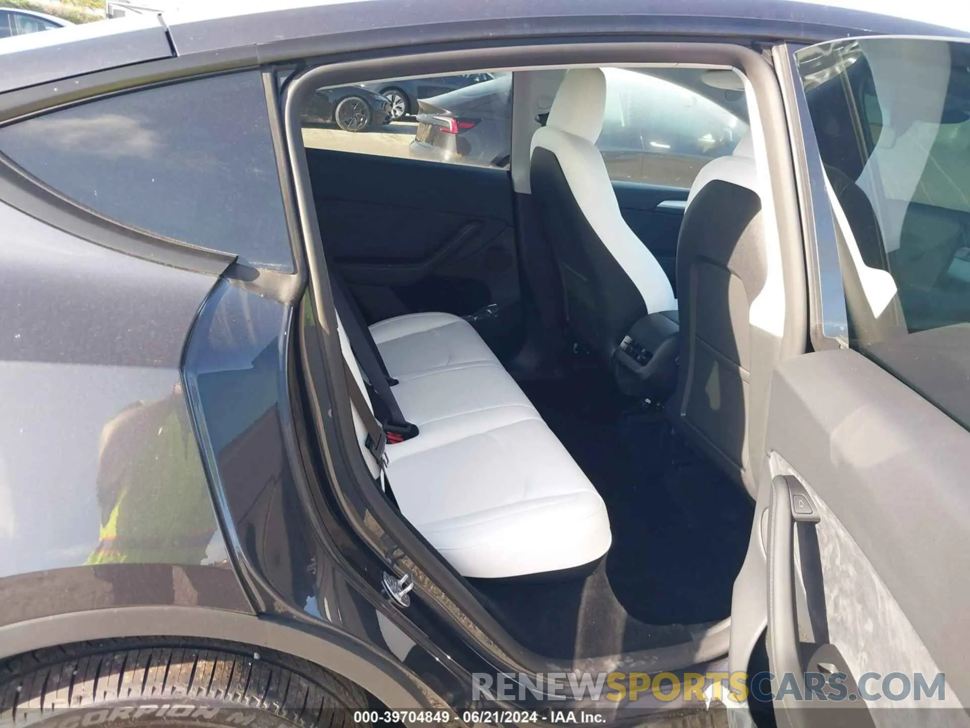 8 Фотография поврежденного автомобиля 7SAYGDEE4RA283088 TESLA MODEL Y 2024