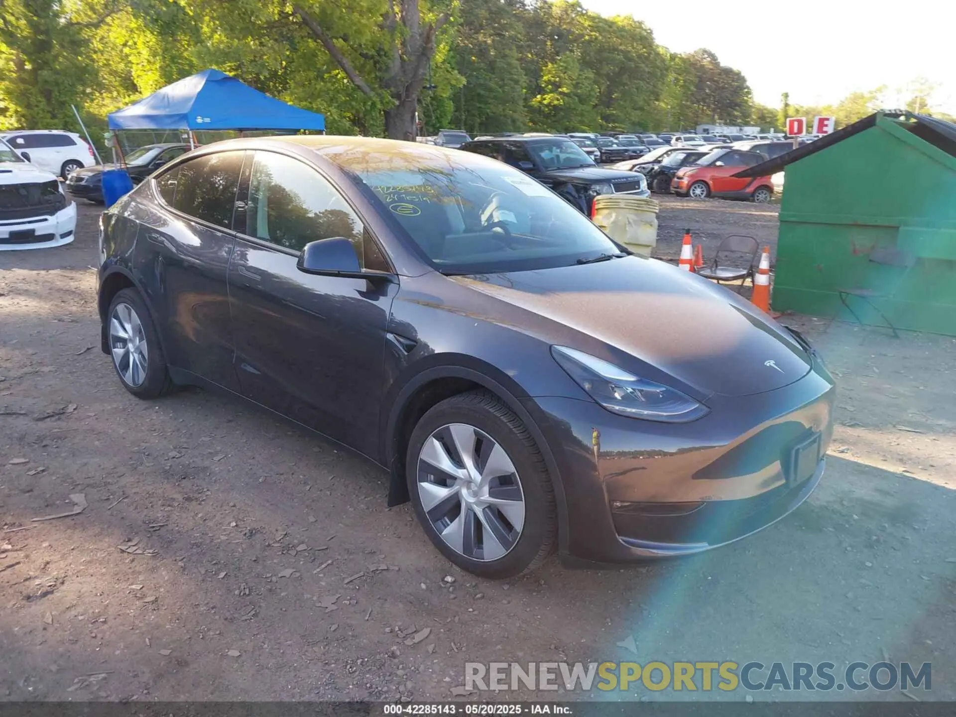 1 Photograph of a damaged car 7SAYGDEE4RA283298 TESLA MODEL Y 2024