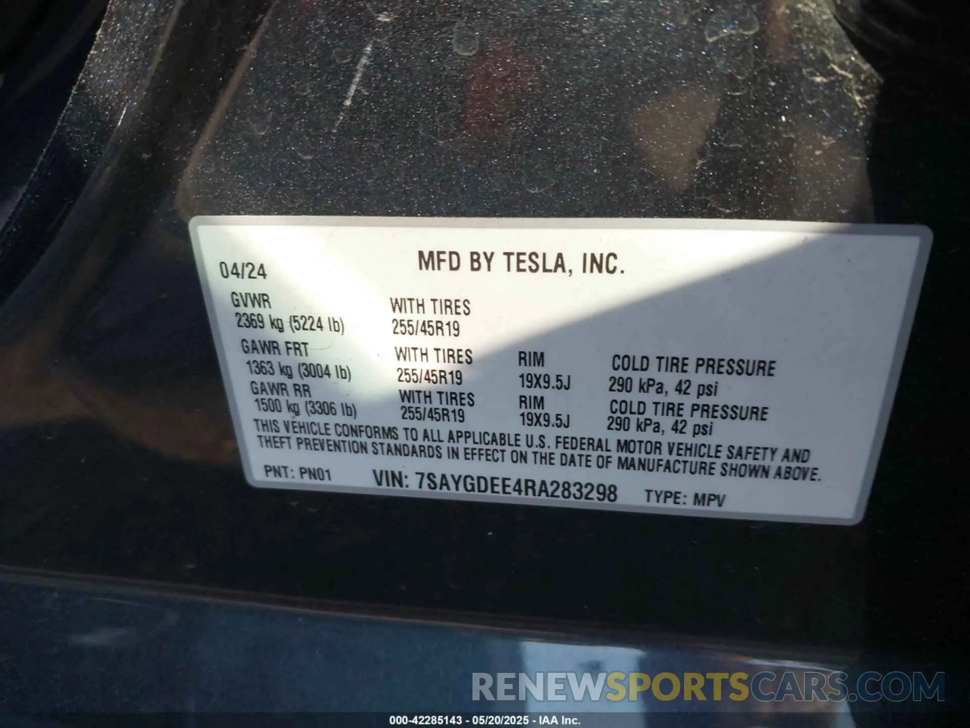 9 Photograph of a damaged car 7SAYGDEE4RA283298 TESLA MODEL Y 2024