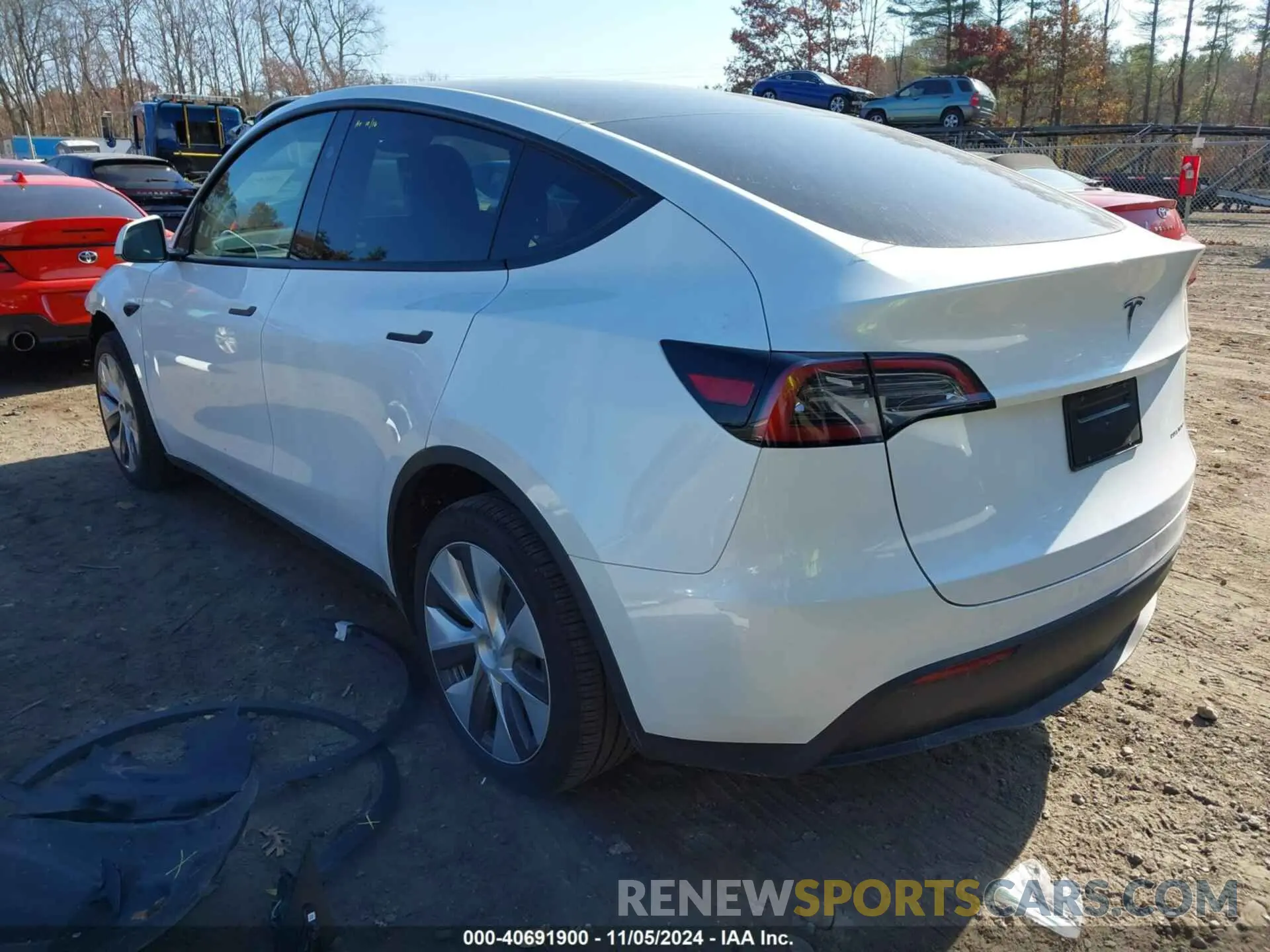 3 Photograph of a damaged car 7SAYGDEE4RA285178 TESLA MODEL Y 2024