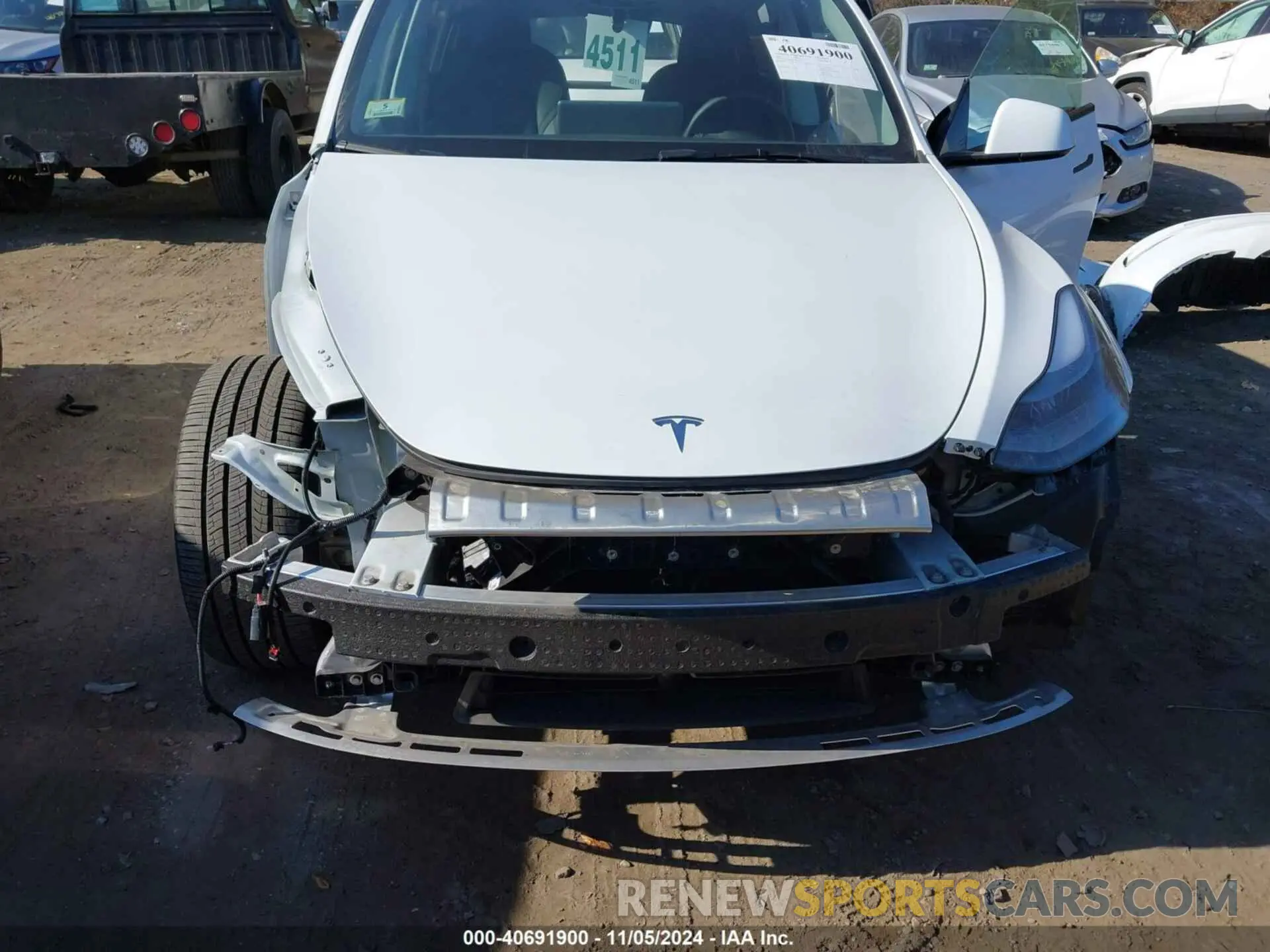 6 Photograph of a damaged car 7SAYGDEE4RA285178 TESLA MODEL Y 2024