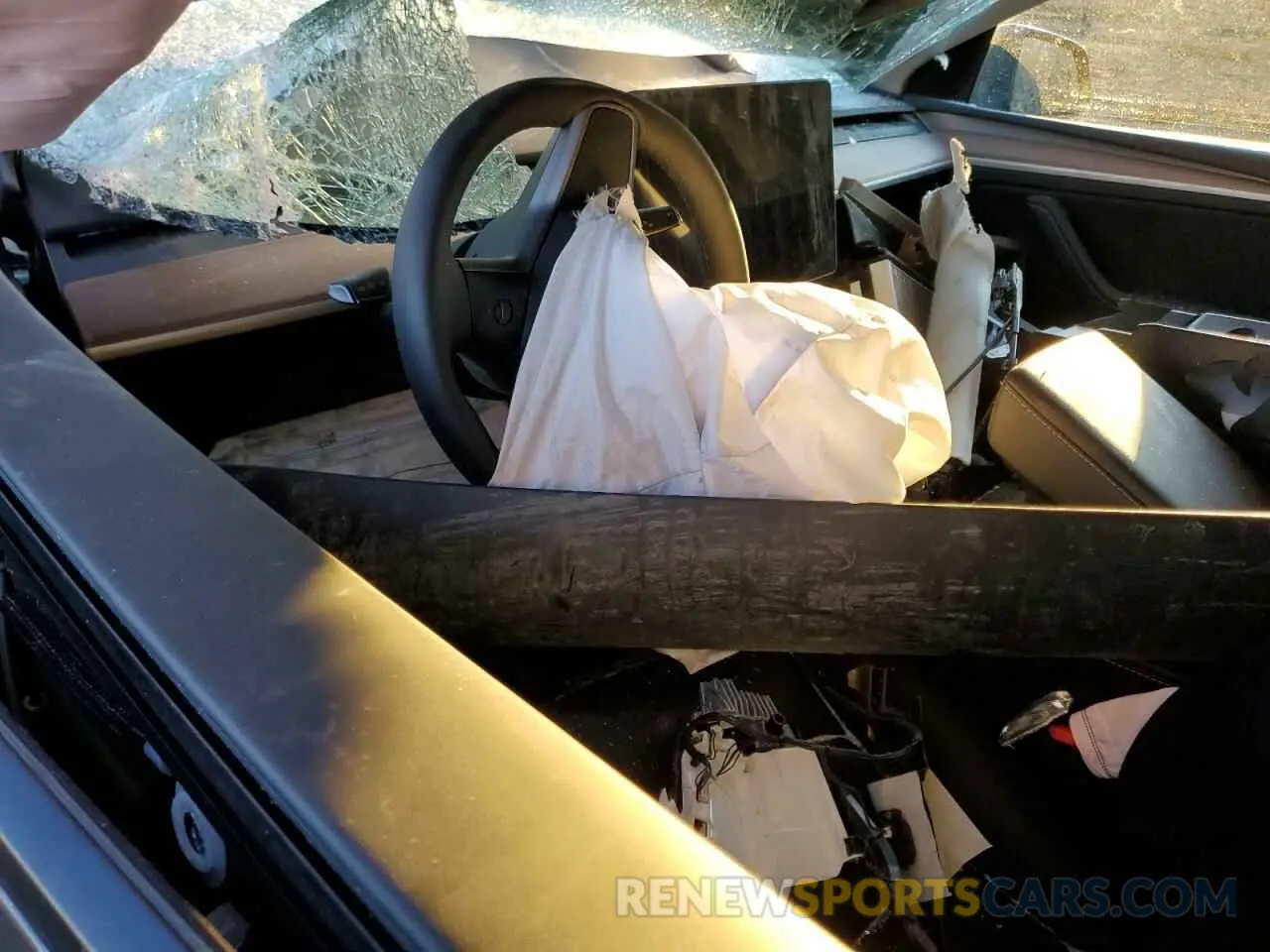 8 Фотография поврежденного автомобиля 7SAYGDEE4RA319880 TESLA MODEL Y 2024