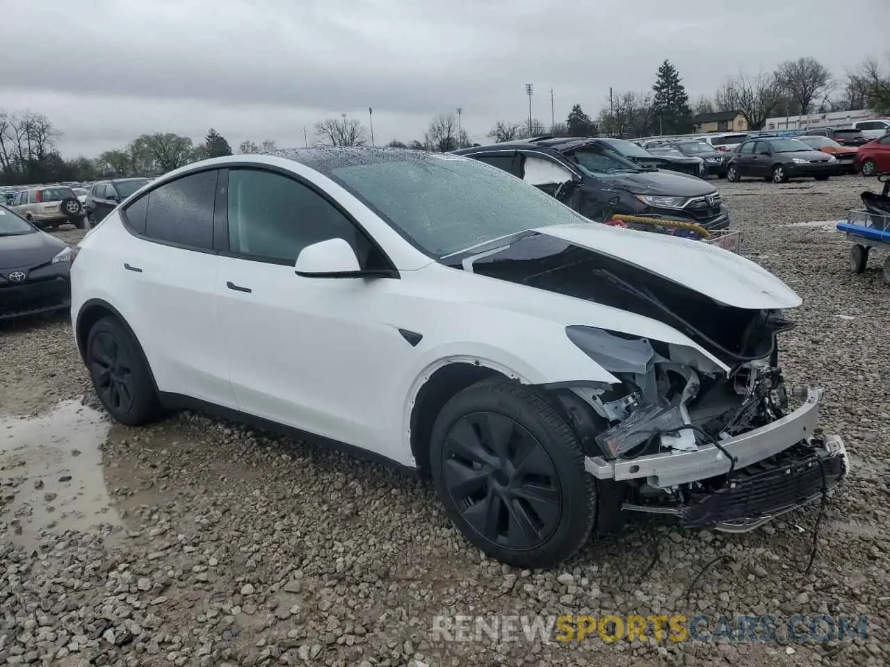 4 Photograph of a damaged car 7SAYGDEE4RA327350 TESLA MODEL Y 2024