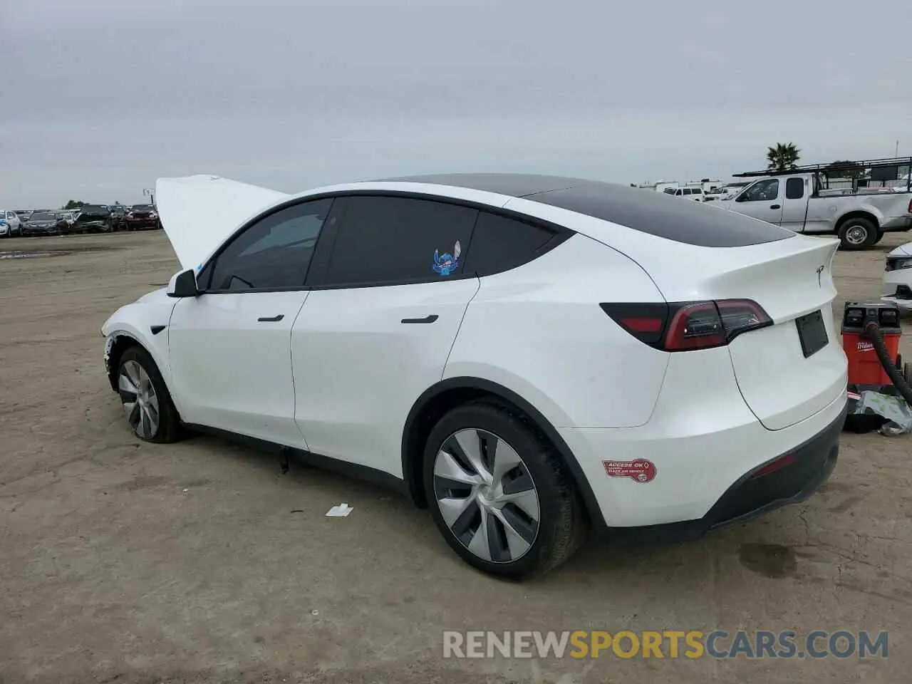 2 Фотография поврежденного автомобиля 7SAYGDEE4RF070760 TESLA MODEL Y 2024