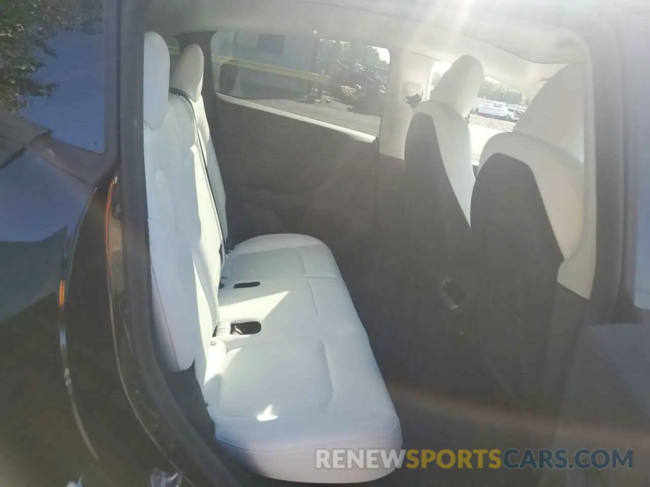 10 Фотография поврежденного автомобиля 7SAYGDEE4RF075098 TESLA MODEL Y 2024