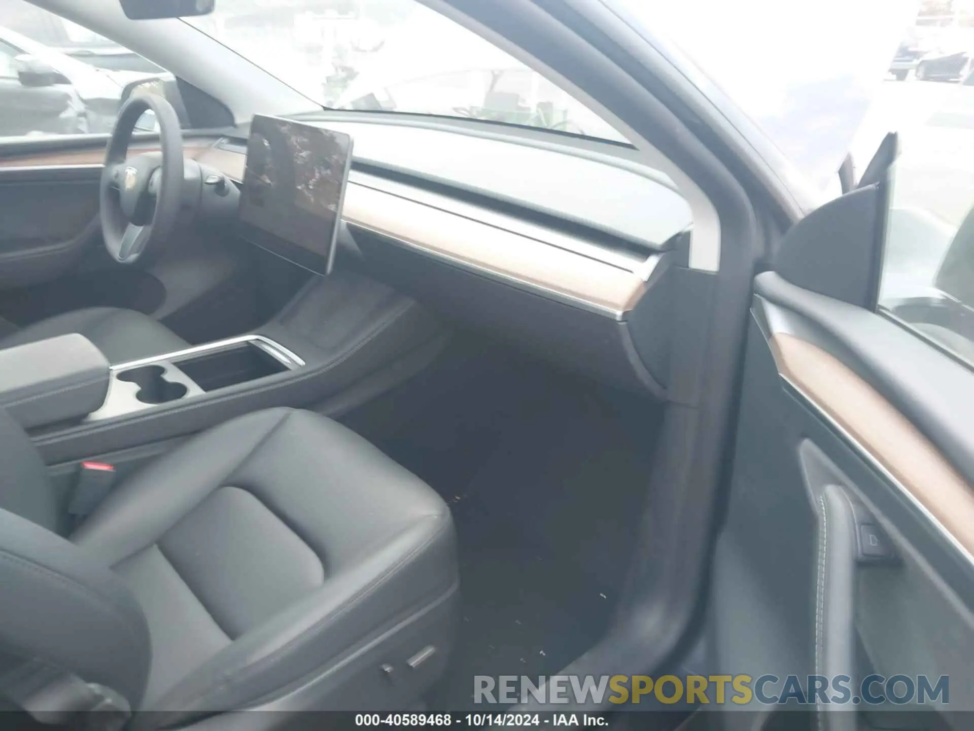 5 Photograph of a damaged car 7SAYGDEE4RF159521 TESLA MODEL Y 2024