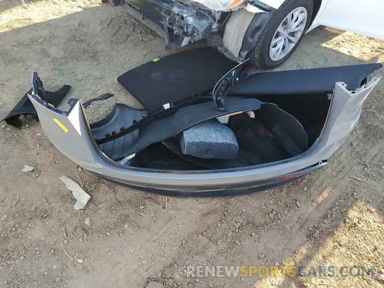 13 Photograph of a damaged car 7SAYGDEE4RF990565 TESLA MODEL Y 2024