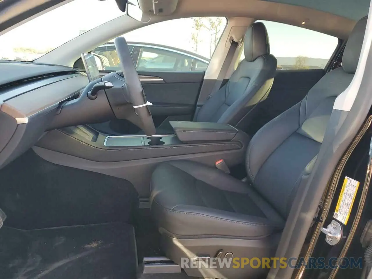 7 Photograph of a damaged car 7SAYGDEE4RF990565 TESLA MODEL Y 2024