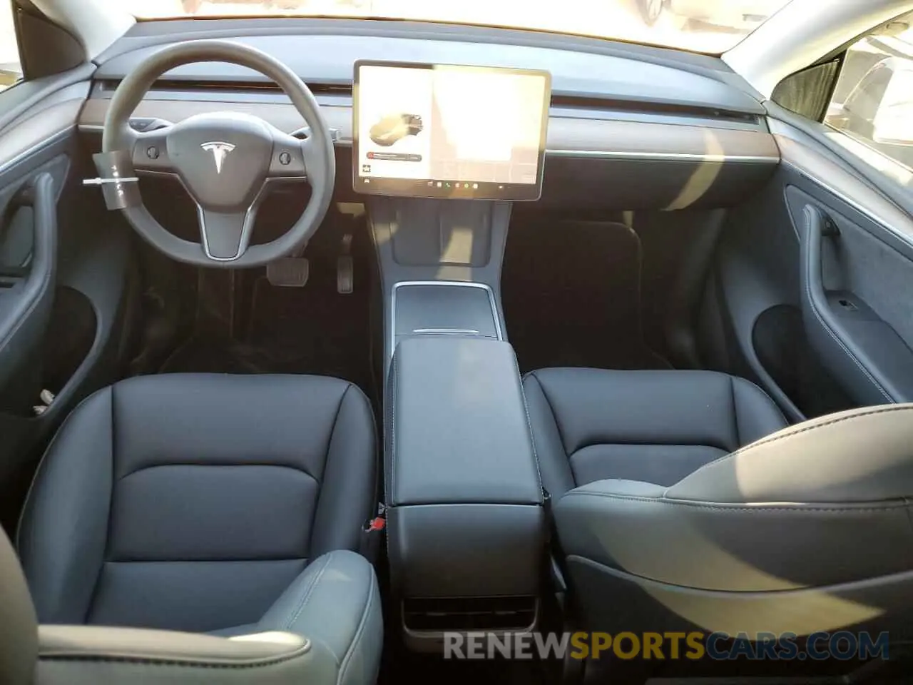8 Photograph of a damaged car 7SAYGDEE4RF990565 TESLA MODEL Y 2024