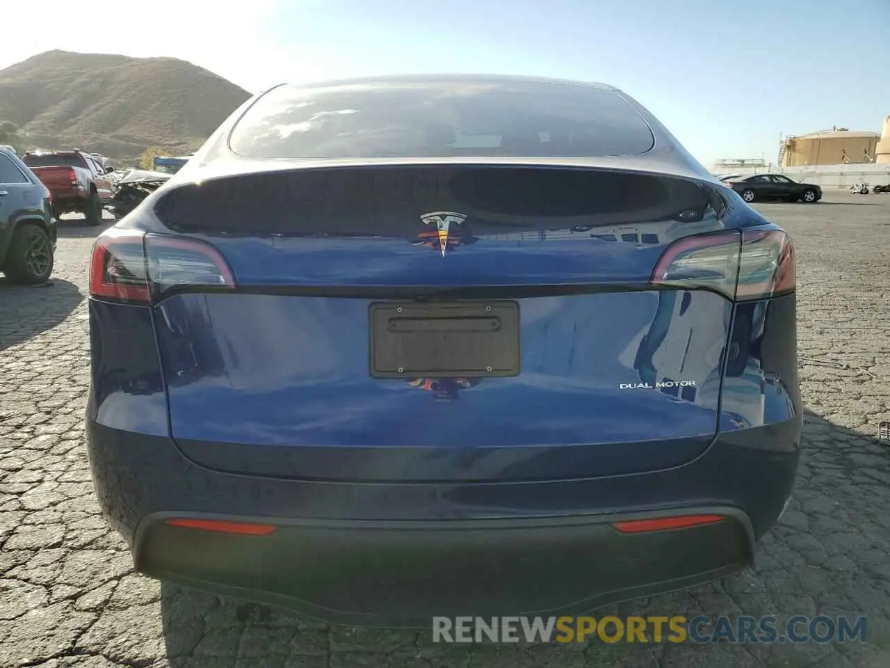 6 Photograph of a damaged car 7SAYGDEE5RA219027 TESLA MODEL Y 2024