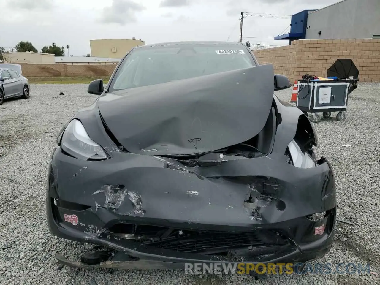5 Photograph of a damaged car 7SAYGDEE5RA219609 TESLA MODEL Y 2024