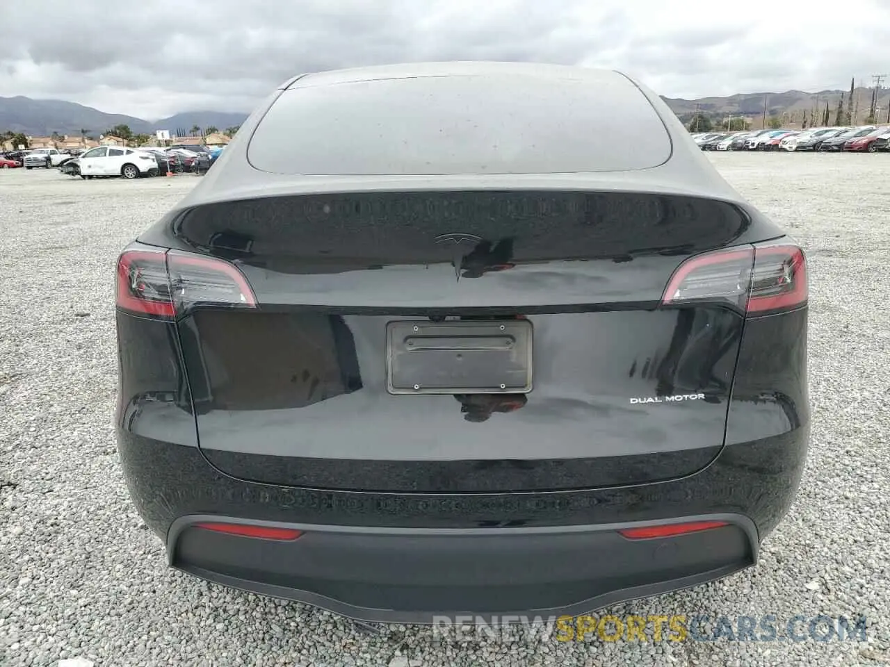 6 Photograph of a damaged car 7SAYGDEE5RA219609 TESLA MODEL Y 2024